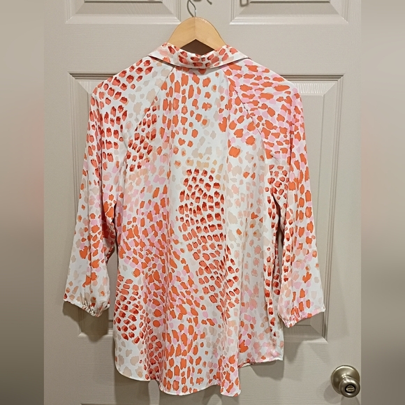 CAbi Women’s Small Button Up Blouse 3/4 Sleeve V-Neck Style 6081 Floral - Picture 7 of 8